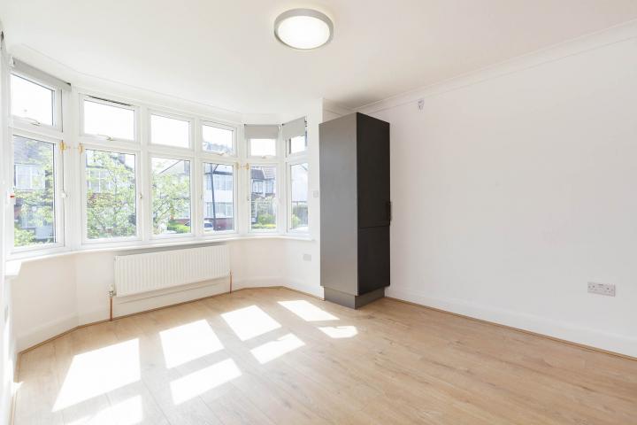 Stunning Newly Renovated Apartment Park Chase, Wembley